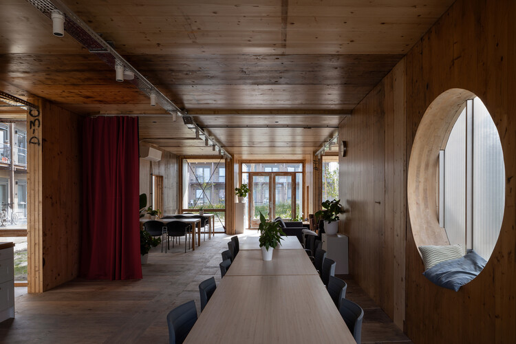 Circular Living Room and Temporary Housing / VLOT architect - Interior Photography, Dining Room, Table, Chair, Windows, Beam